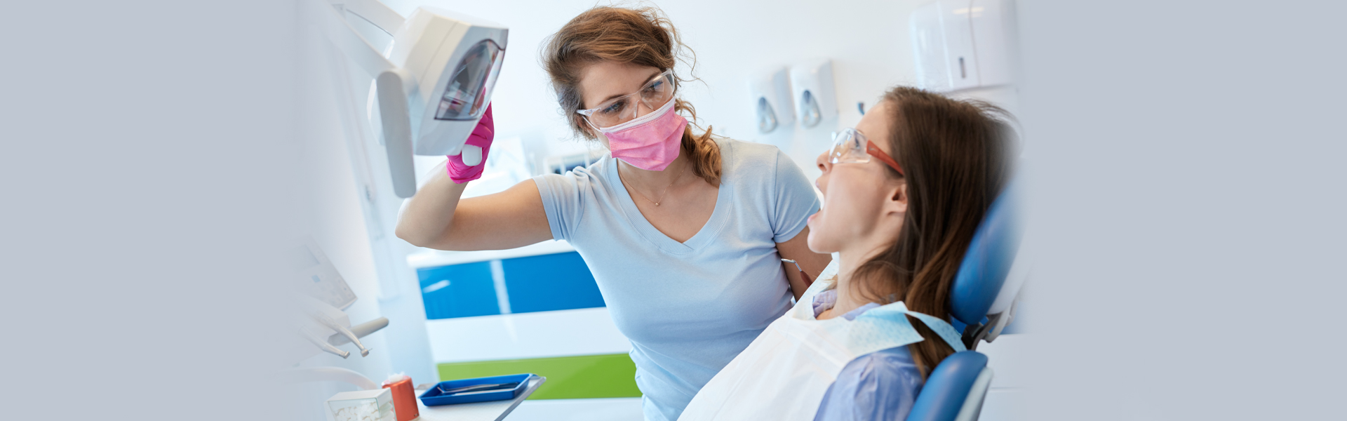 A lady getting Gingival Irrigation treatment